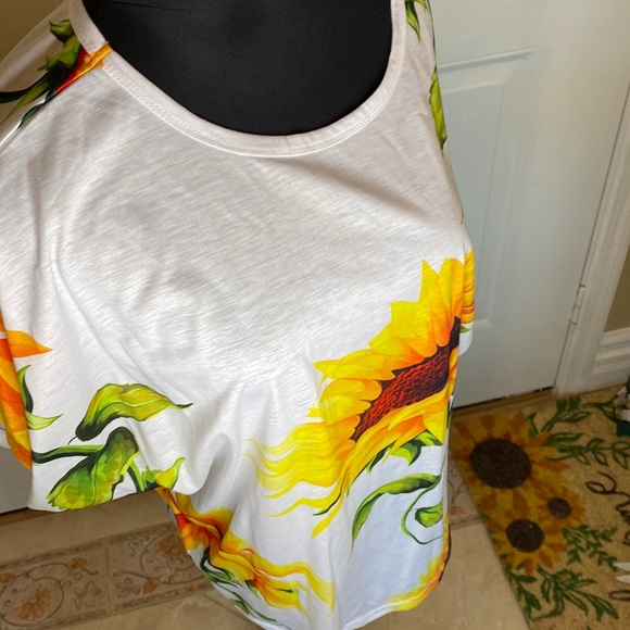 Tops - Sunflower woman’s short sleeve blouse